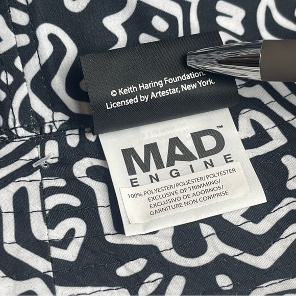 NWT Keith Haring Heart Bucket Hat - Picture 7 of 8